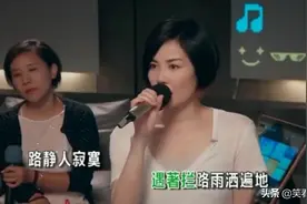 久违现身的王菲直播间K歌被安排迷弟表白，粉丝喊话要看演唱会图片