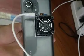 小米用户现状，充电配上散热器，被黑最惨的一次图片