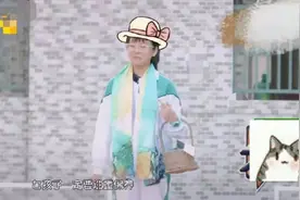 孙女吐槽61岁姥姥爱美又爱逛，高颜值姥姥一出场，别说了让她买图片