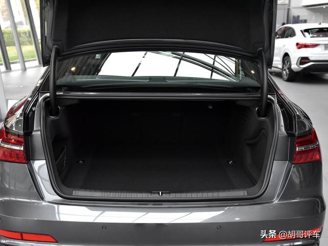 高功率增压机配四驱，价格实惠又是豪华行政轿车，带你看奥迪A6L