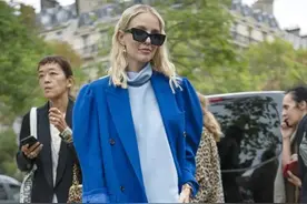 胳膊粗的女性如何选衣服？看袖口选款式，泡泡袖羊腿袖都很不错图片