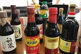 酱油符合“2要素”，不管生抽老抽，都是勾兑“假酱油”，别不懂图片