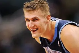 巅峰时期的基里连科能防住得分高手麦迪吗？29次交手给出答案图片