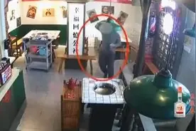 民警排查监控寻小偷，小区保安：这不就是我吗？图片