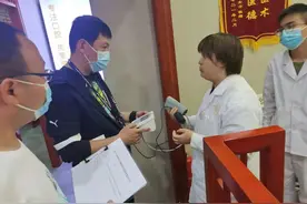 静脉曲张袜真能瘦腿？当心静脉曲张加重图片