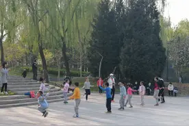 调查 | 公园成了培训机构的免费“课堂”，没人管吗？图片