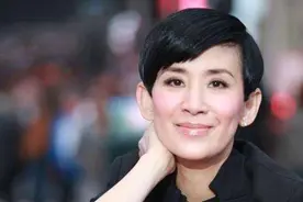 同样未婚生子，吴君如受众人称赞神仙爱情，吴佩慈7年进不了门图片