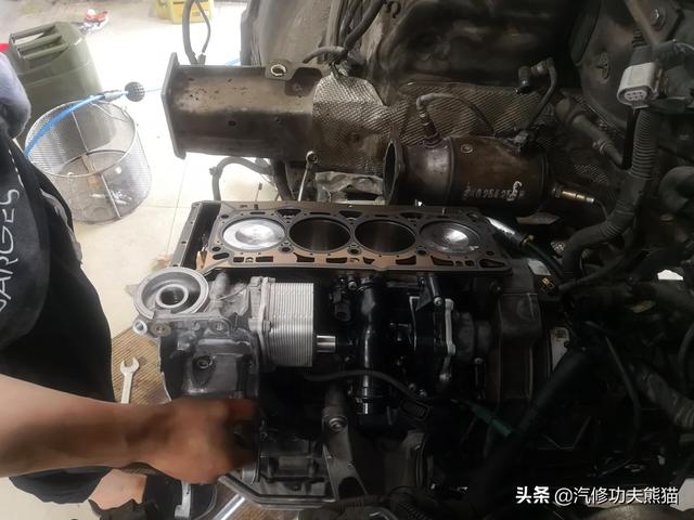 小伙淘了台二手奥迪Q5，不光烧机油还到处漏油，一次修复秒变新机