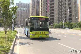 武穴公交车驾驶员：近40℃的六米车厢，他们每天这样坚守图片