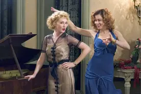 她被蹂躏羞辱，却依然无比纯洁，获奖二战电影《黑皮书》图片