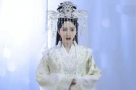 八千年前的陪伴，却始终没能换来他的温柔以待，最终还魂飞魄散图片