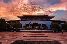 回望经典 红色燎原图片