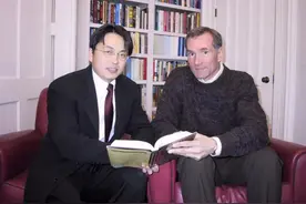 张磊追忆恩师大卫·史文森--传奇永不落幕图片