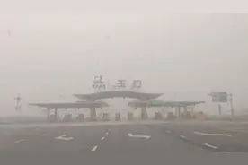 甘肃沙尘天气呈现不同局域特点，兰州浮尘预计明日缓解图片