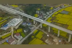 @成都人@重庆人！成达万高铁开工了，设计时速350公里图片