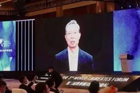 热评丨“爱豆”应该怎样当？两个爷爷辈偶像用实力说话图片