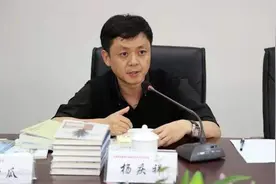 人大教授评满分作文《生活在树上》：个性化的作文应鼓励视频封面