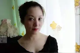 熟女气质，46岁美女，服装店老板娘懂搭配。图片
