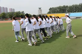 中考体育必考丨女生800米如何拿满分？图片