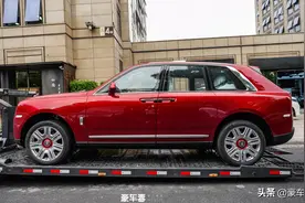 熔岩红配色劳斯莱斯·库里南，再给夏天加把火图片