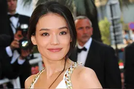 “艳星”舒淇：因年少时的错误抉择而后悔不已图片