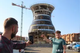 土耳其里泽申请认证“世界最大的茶杯形状建筑”图片