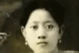 1986年，一扫地老妇捐24亿给政府，自称：我来给国家罪人赎罪了图片