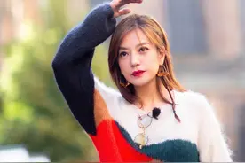 深扒女明星的座驾，韩红开路虎，章子怡开保时捷，赵薇开劳斯莱斯图片
