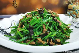 韭菜再生食材，夏天老如草入秋嫩如笋，现在正当季，错过再等1年图片