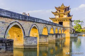 北方人养老就去这座县城，年均温20°C，美食众多，生活安逸图片