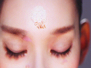 他将人脸变成镜子，映射出全世界的虚拟与真实