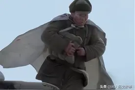 他是抗美援朝特等英雄，最擅长炸碉堡，曾亲手抓了一个排俘虏图片