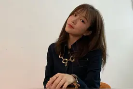 28岁女星被家人拖累：帮弟弟争取《顶流》角色，蹭综艺与大咖同框图片