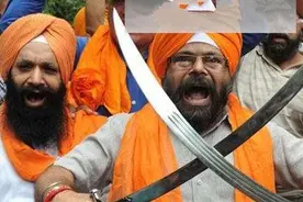 冷兵器印度根本不是对手，美国人告诉印度别怕：用弯刀对抗偃月刀图片