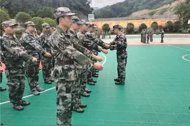 陕西省平利县扎实开展民兵基地化训练图片