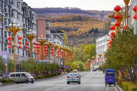 人口才5万多人的县城，不通铁路没有高速却不差钱，小城干净富饶图片