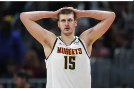 在NBA打了6年，约基奇总得分6787分，同届威金斯拉文呢图片