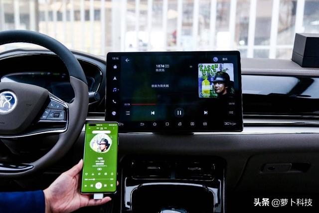 华为成都旗舰店开业，五大场景智慧生活任你畅玩
