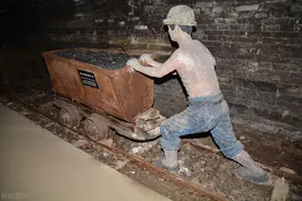 煤神灯：小伙被日寇抓去挖煤，矿坑透水被困，幸亏煤神指引脱险图片