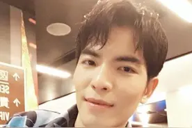 萧敬腾：抽烟喝酒打架，被扇巴掌骂废物，音乐是救赎图片