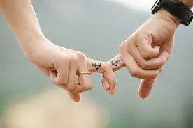 “疫”起谈心 | 女儿30岁了，不敢谈恋爱，只因妈妈说了这一句话图片