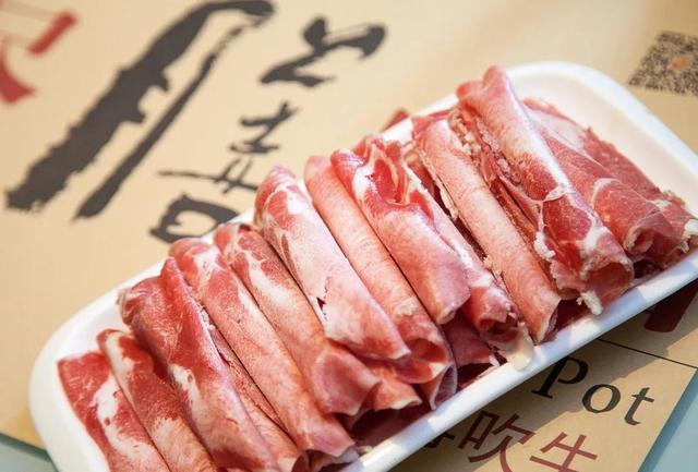 跷脚牛肉：乐山人的市井和江湖