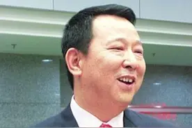 四川首富刘汉，身价400亿，慈善业洗白，落网时武器能装备一个排图片