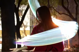 手中光，光绘人像主题摄影图片