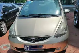 「情怀玩车」耗时半年翻新复活06年初代飞度GD3，最终死而复生图片