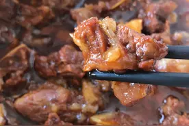 ​炖牛肉不要只会焯水，多做一个步骤，牛肉香浓不腥，软烂入味图片