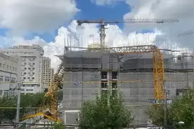 痛心！塔吊倒塌！别让建筑帮手变“杀手”图片