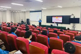 百年青春心向党 矢志建功新时代——郑州中学高中部举办2021-2022学年第一期团课学习活动图片