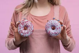 女人的坏情绪都“印”在乳房上？理想乳房有4个标准，你达标了吗图片