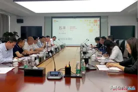 郭鹤立一行到华润五丰公司、深圳职业技术学院考察图片
